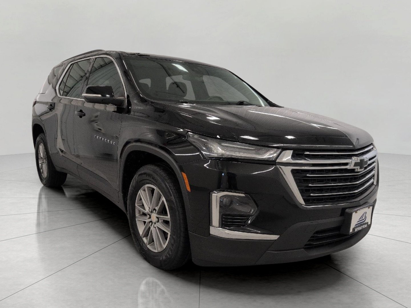 Used 2023 Chevrolet Traverse LT