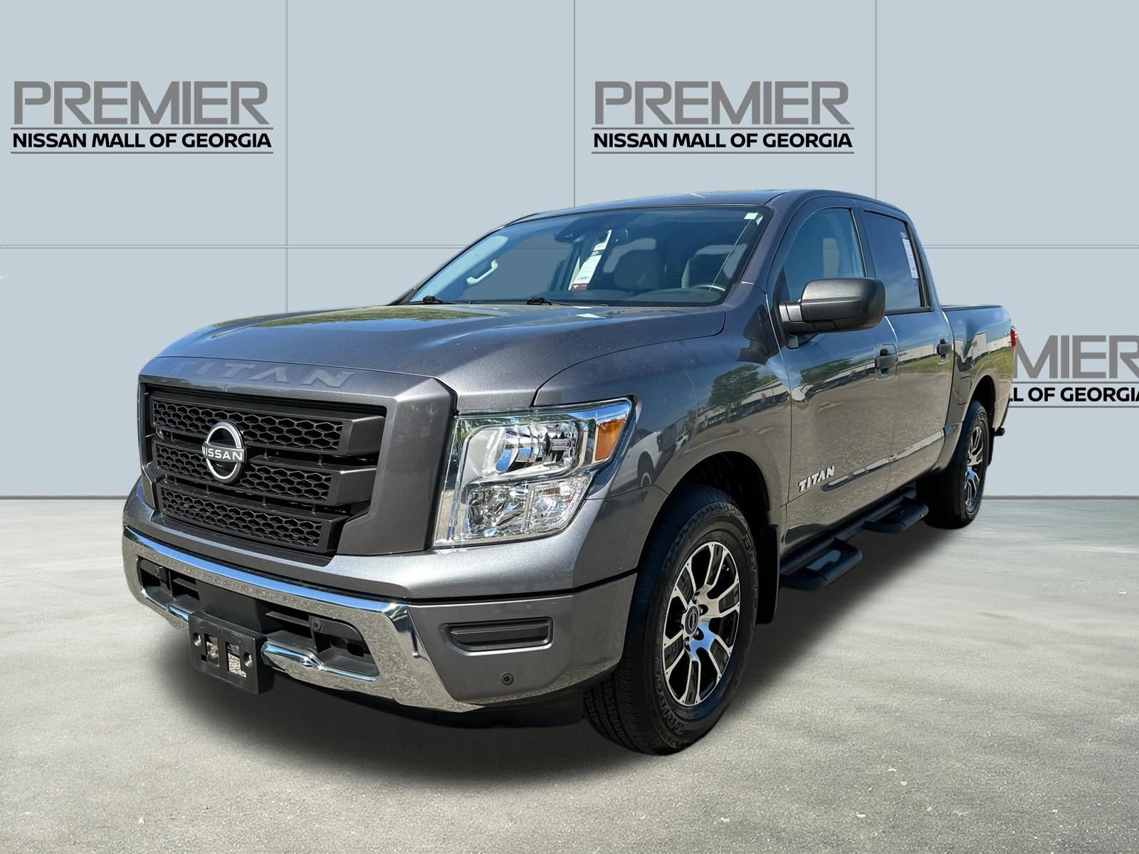 Used 2024 Nissan Titan SV w/ SV Convenience Package