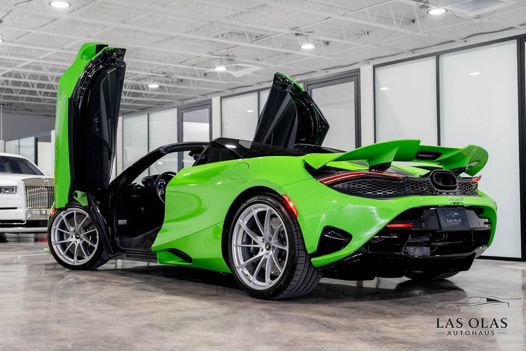 Used 2026 McLaren 750S Spider photo 17