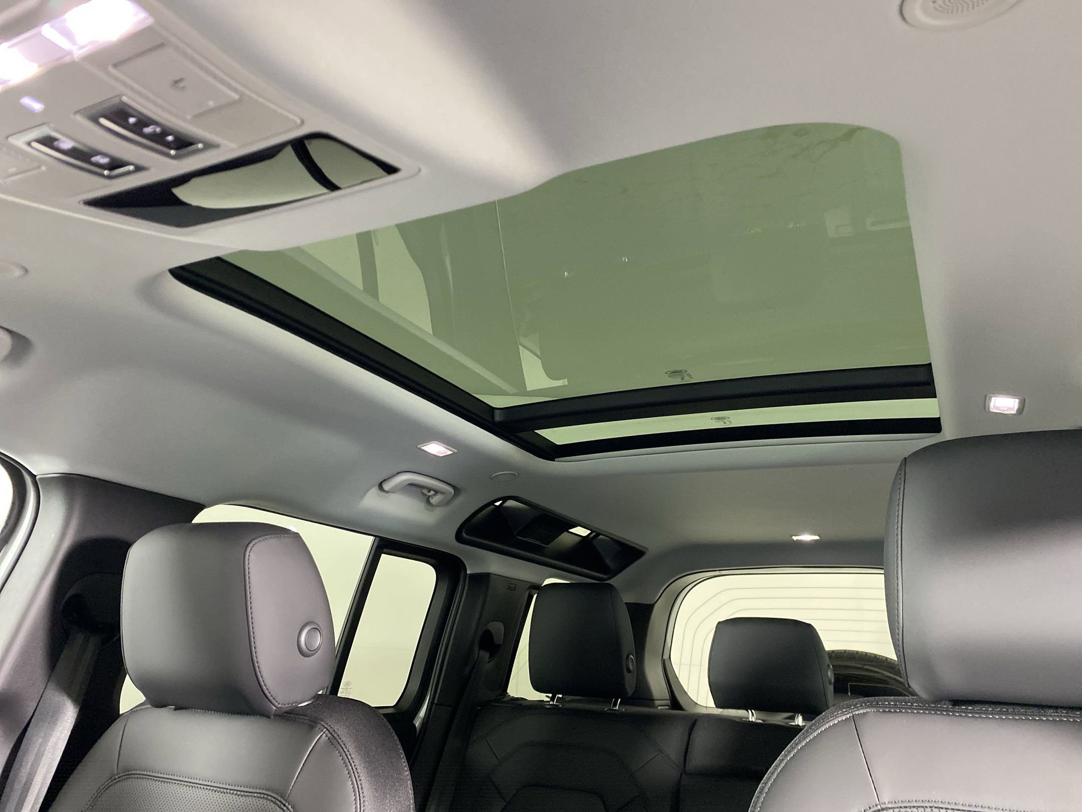 2025 Land Rover Defender 110 S