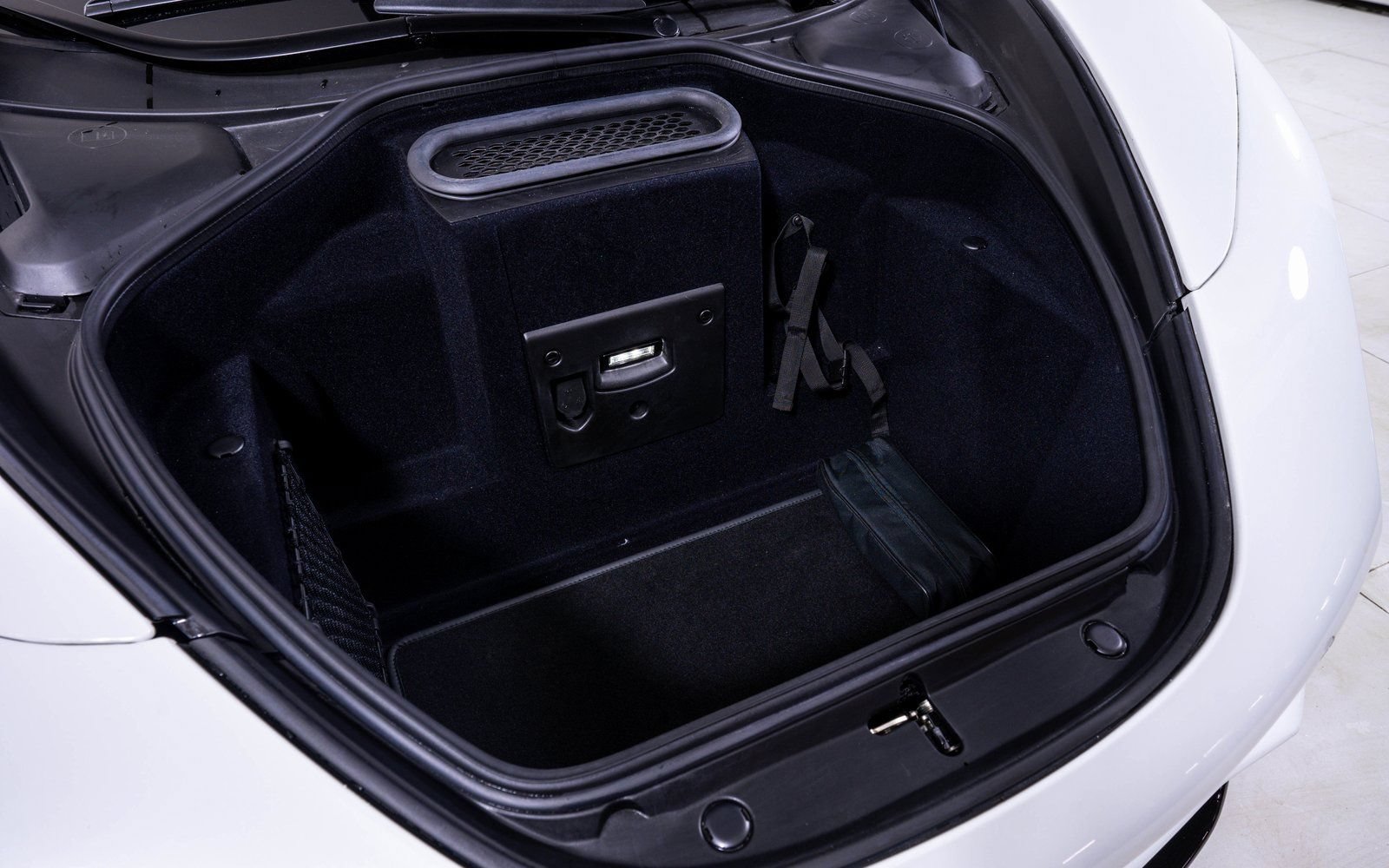 Used 2025 McLaren 750S photo 21