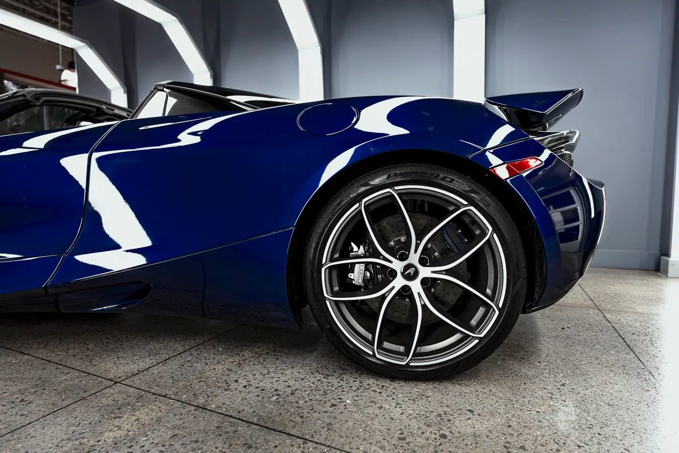 Used 2020 McLaren 720S Spider photo 14