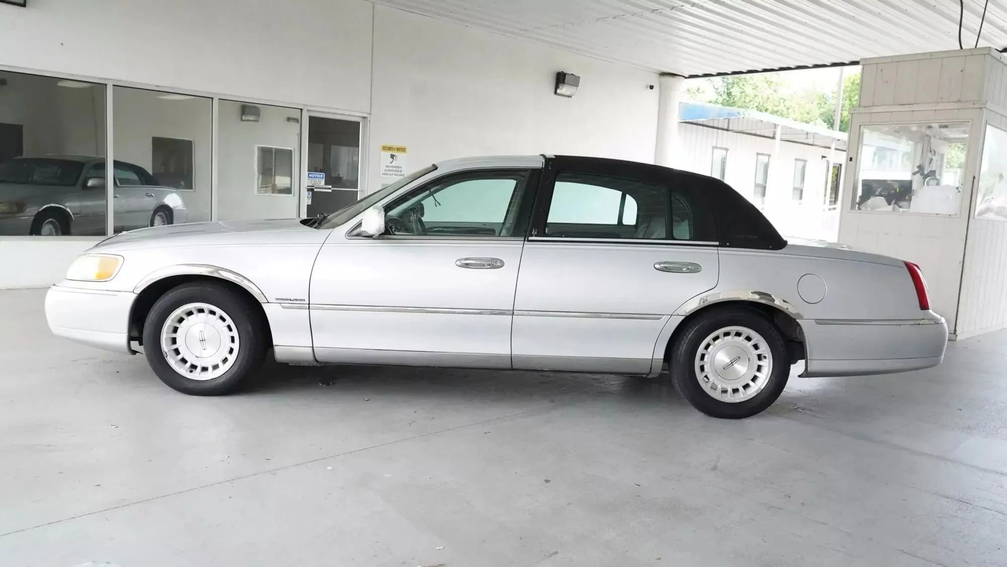 1998 Lincoln Town Car Executive