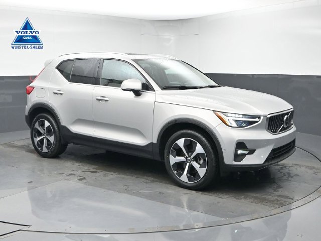 Used 2024 Volvo XC40 B5 Plus