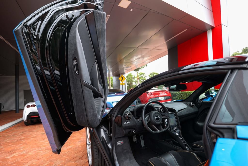 Used 2022 McLaren 720S Performance photo 39