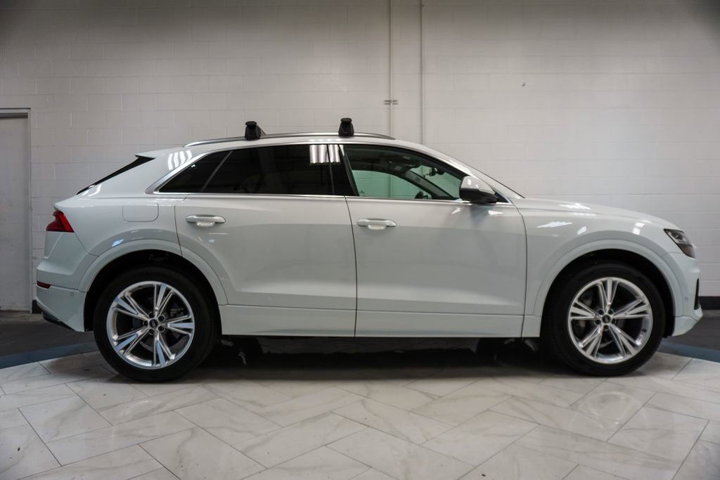 2022 Audi Q8 Premium Plus