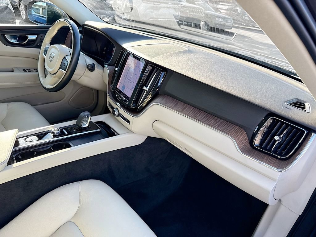 2022 Volvo Xc60 B5 Momentum