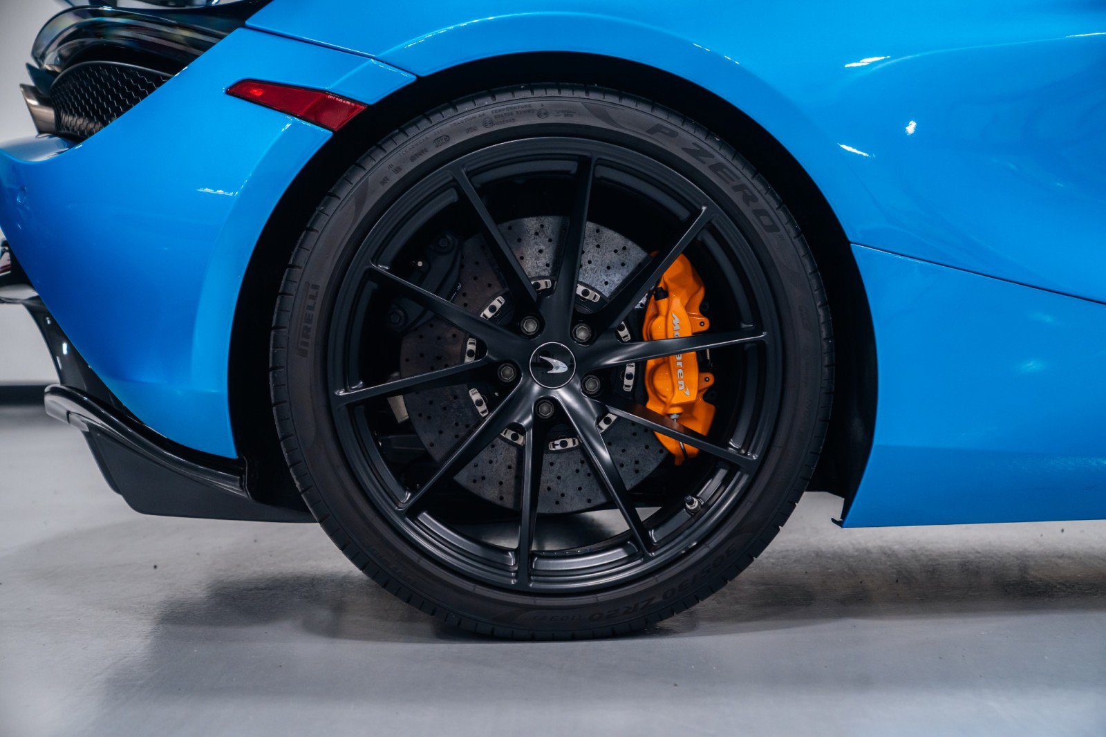 Used 2022 McLaren 720S Performance photo 37