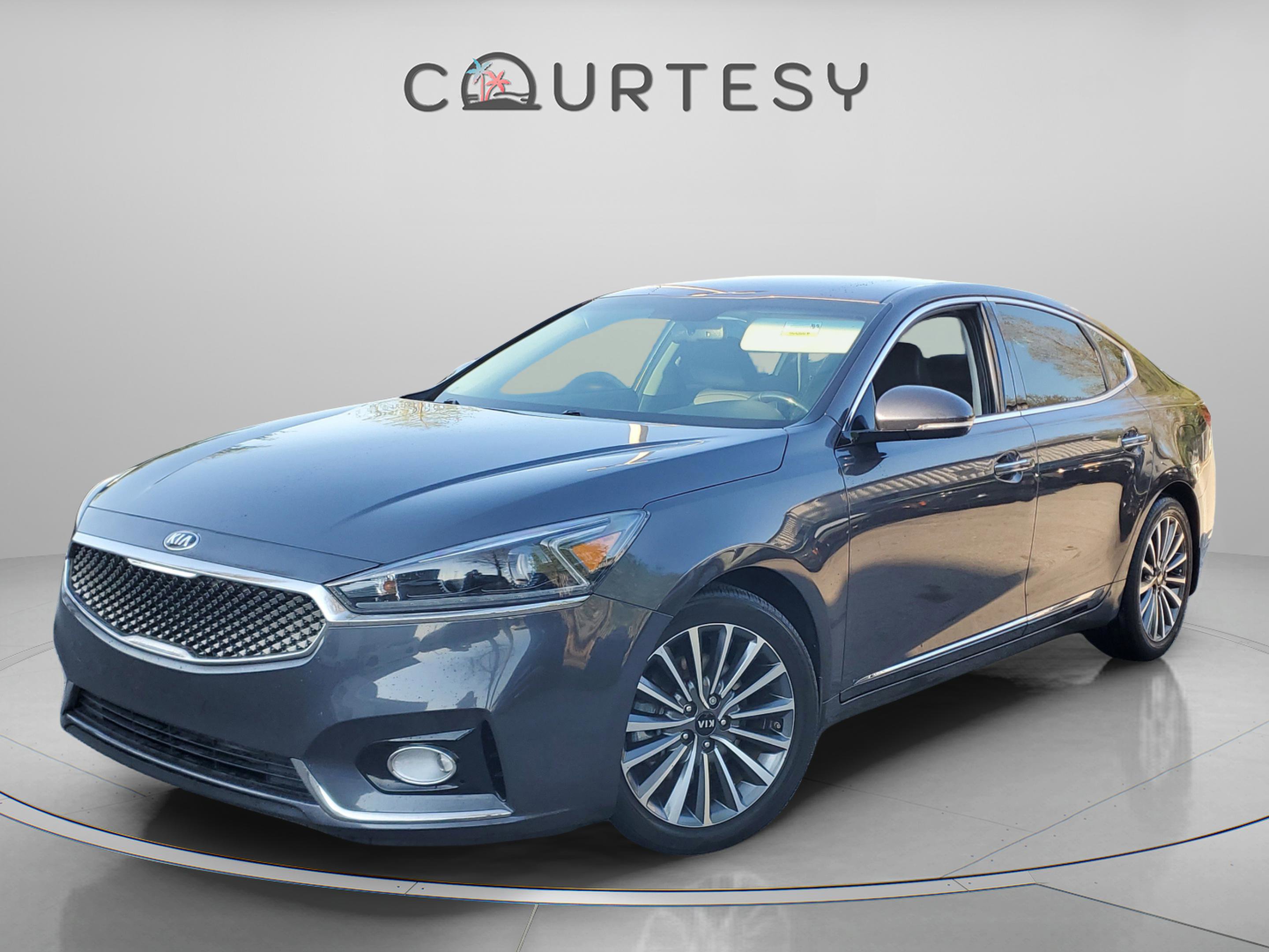 Certified 2018 Kia Cadenza Premium