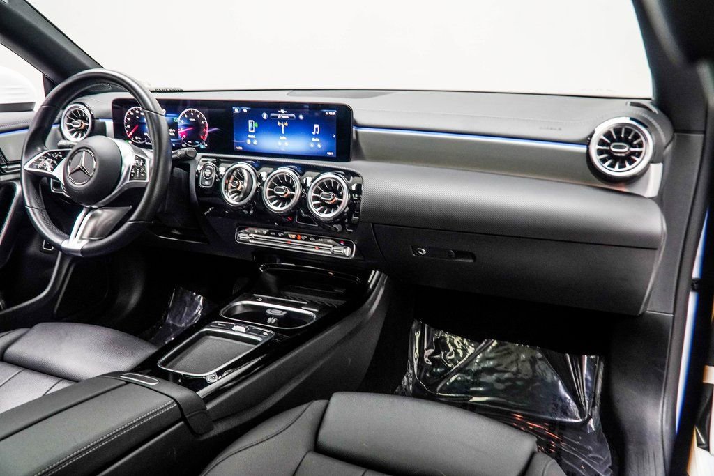 2025 Mercedes-Benz CLA 250