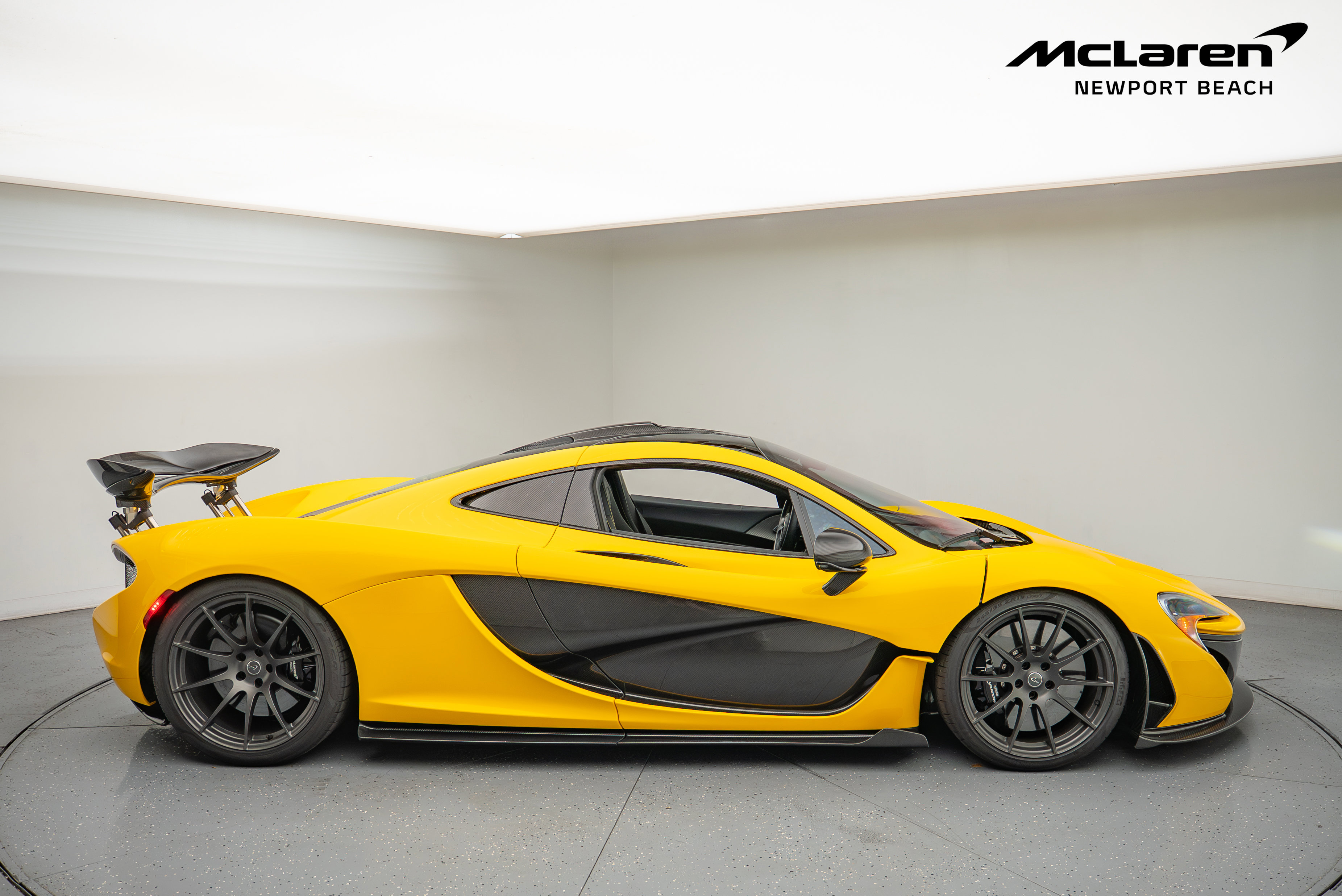 Used 2014 McLaren P1 photo 27