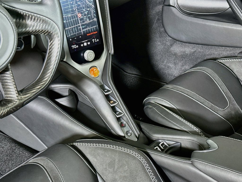 Used 2027 McLaren 750S Spider photo 14