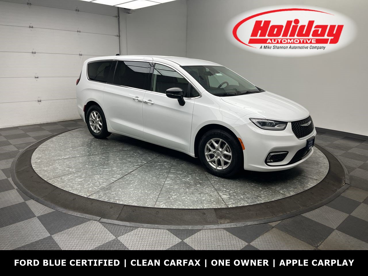 Used 2024 Chrysler Pacifica Touring-L