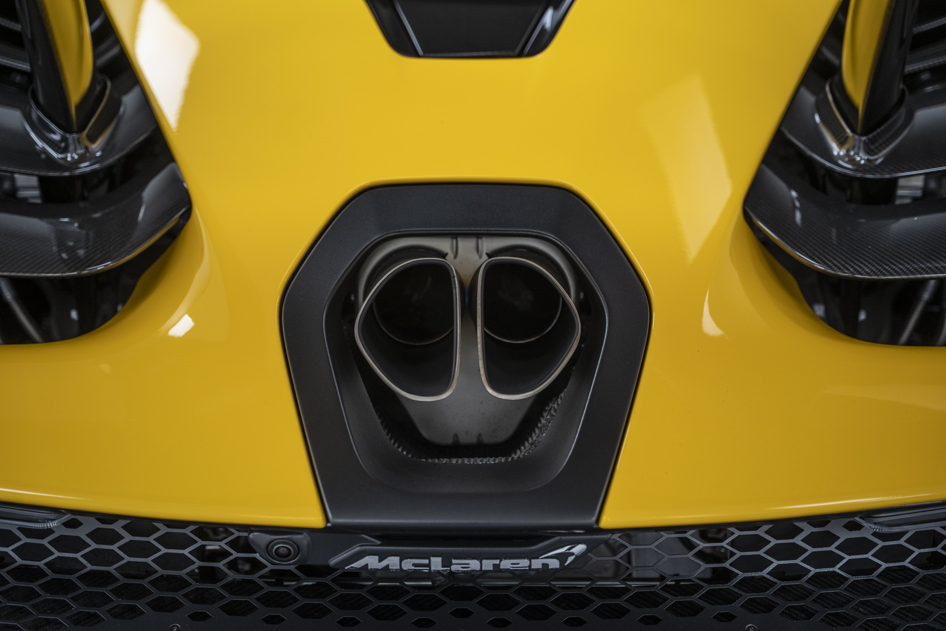 Used 2019 McLaren Senna photo 24