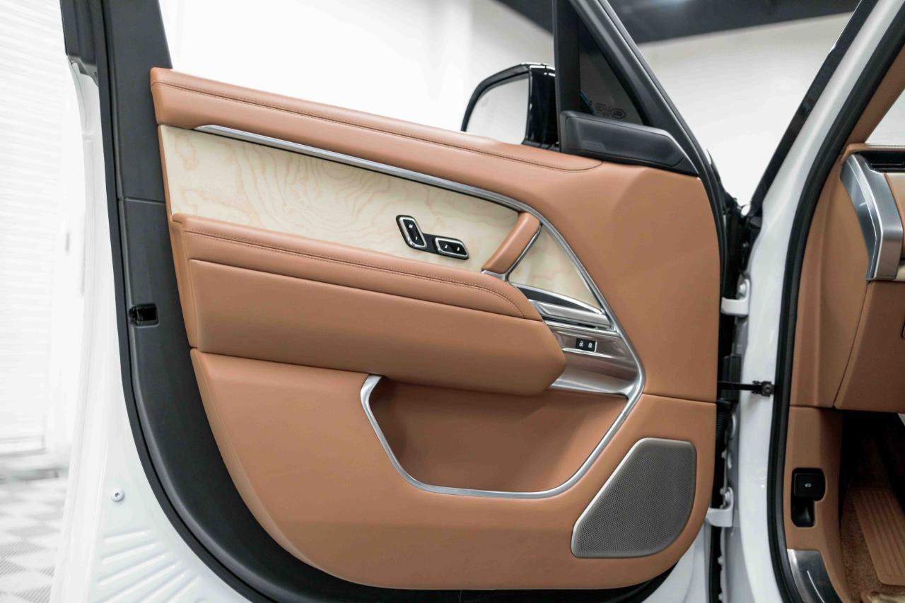 2024 Land Rover Range Rover SV