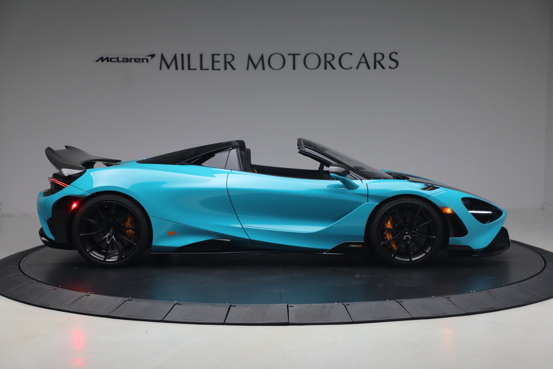 Used 2022 McLaren 765LT photo 9