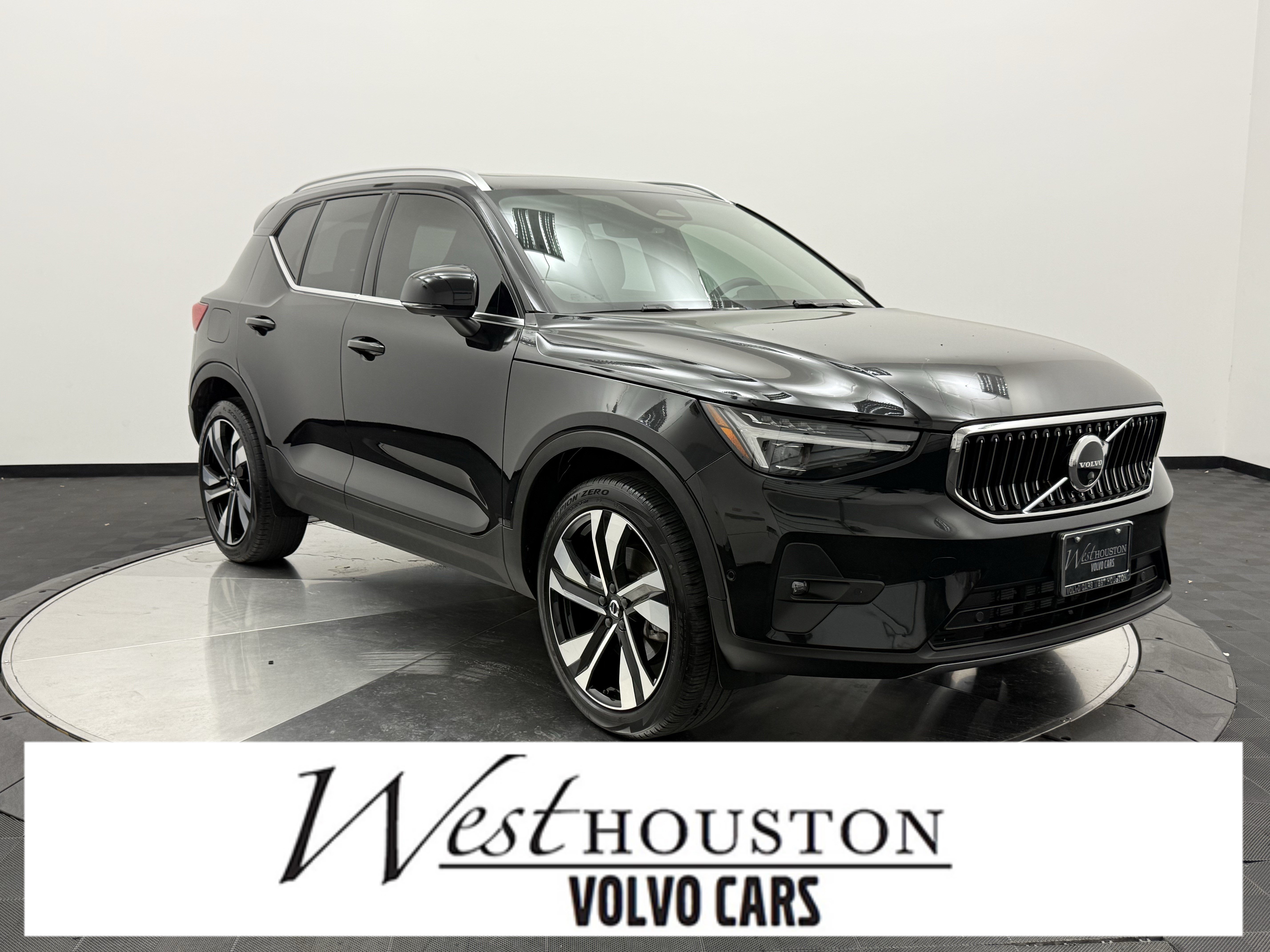 Certified 2024 Volvo XC40 B5 Plus w/ Protection Package Premier