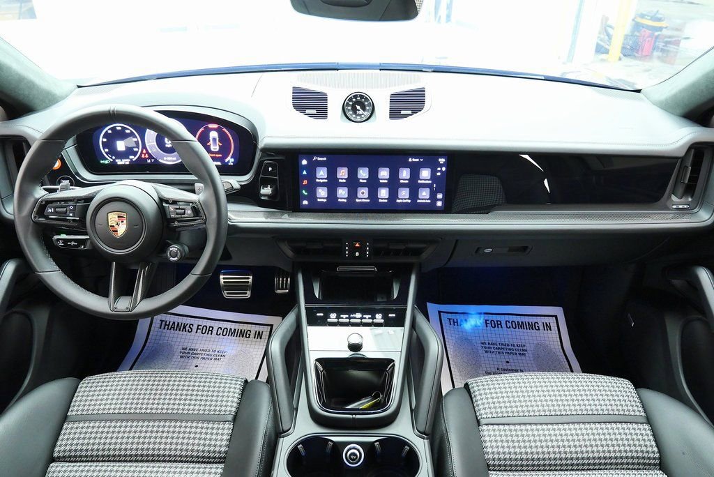 2025 Porsche Cayenne GTS