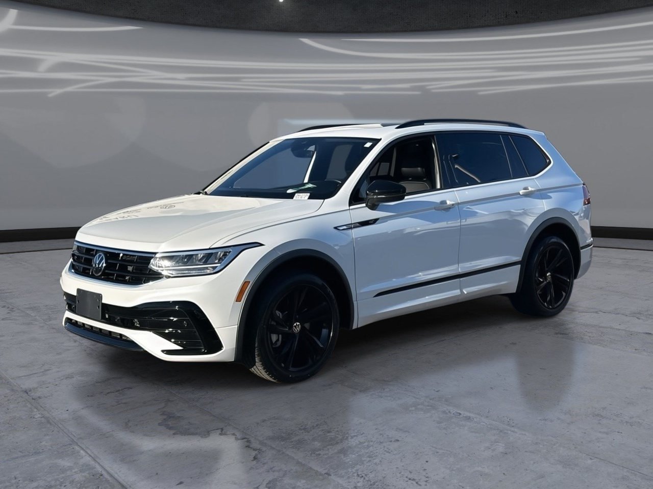Used 2024 Volkswagen Tiguan SE R-Line