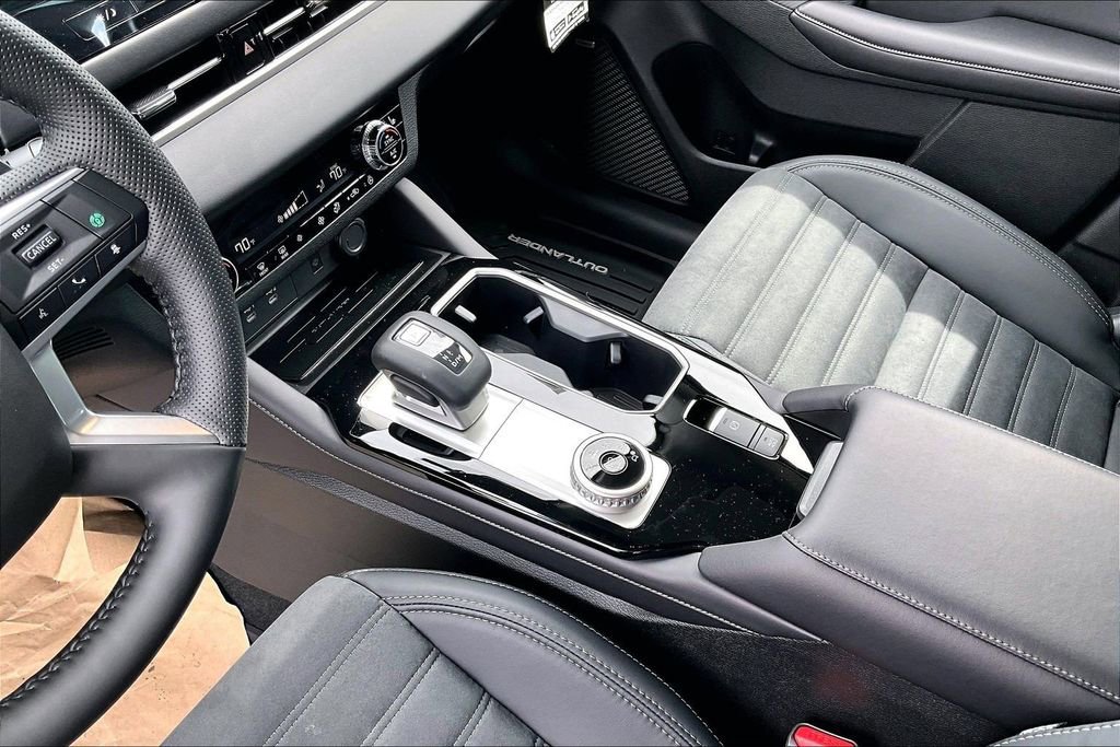 2026 Mitsubishi Outlander FWD