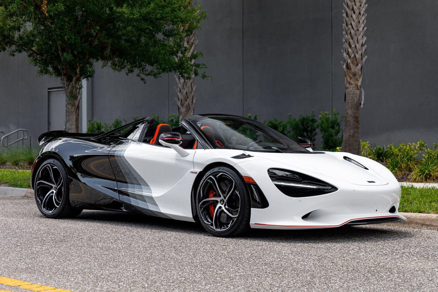 Used 2024 McLaren 750S Spider photo 8