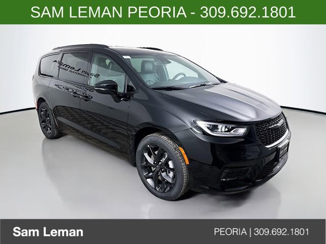 New 2026 Chrysler Pacifica Select w/ S Appearance Package