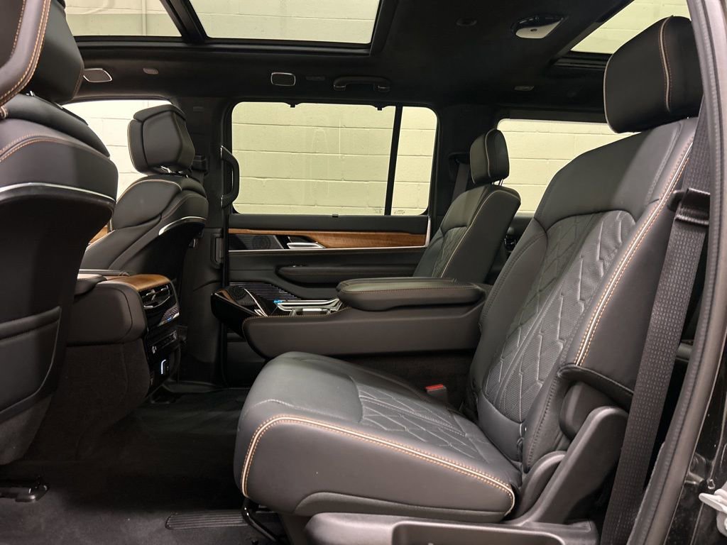 2025 Jeep Grand Wagoneer Series III