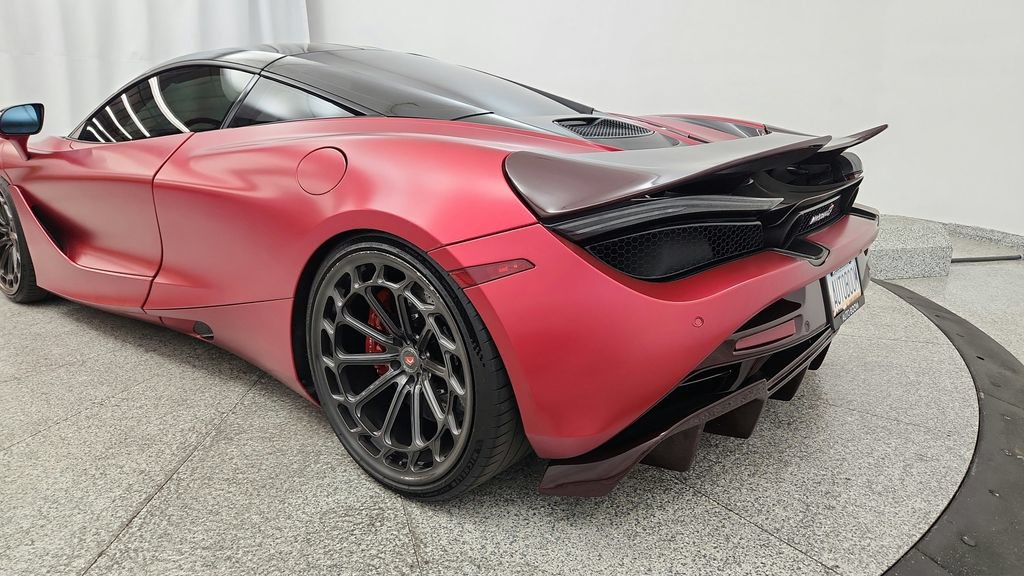 Used 2018 McLaren 720S Performance photo 17