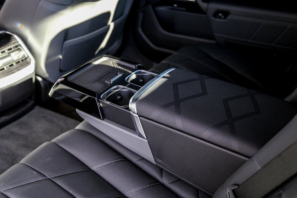 2025 BMW 760i xDrive