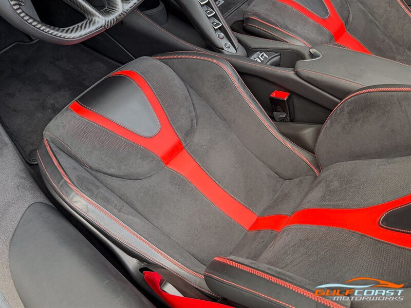 Used 2021 McLaren 720S Performance photo 22