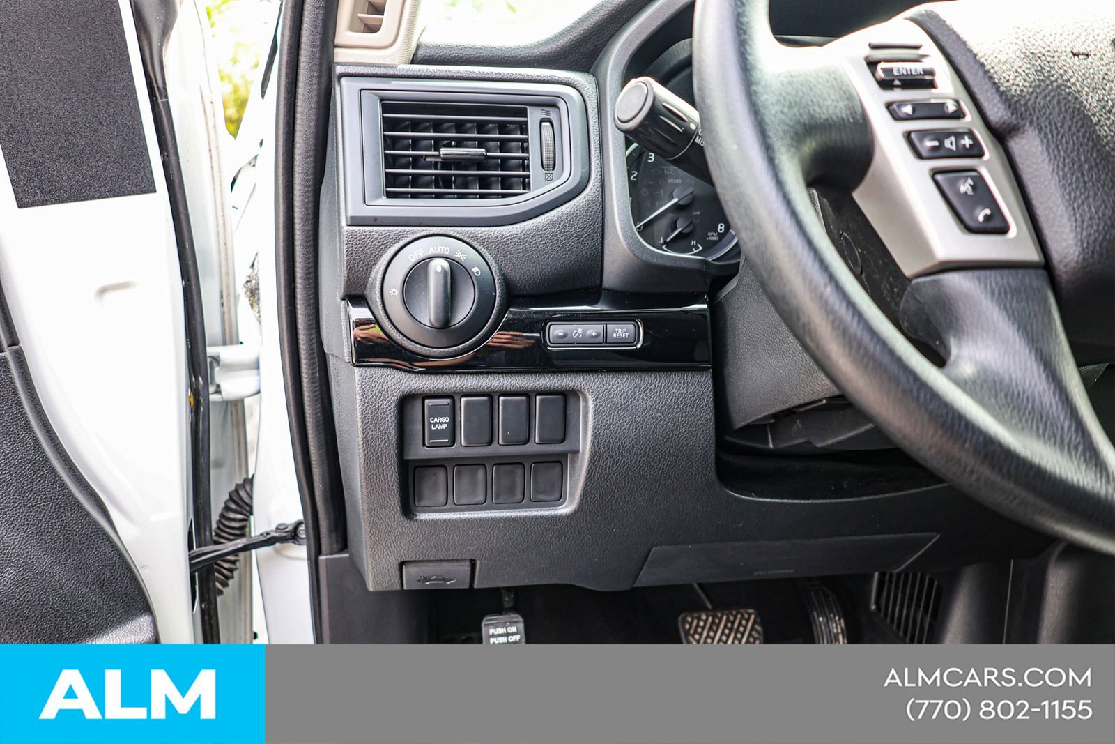 2023 Nissan Titan SV