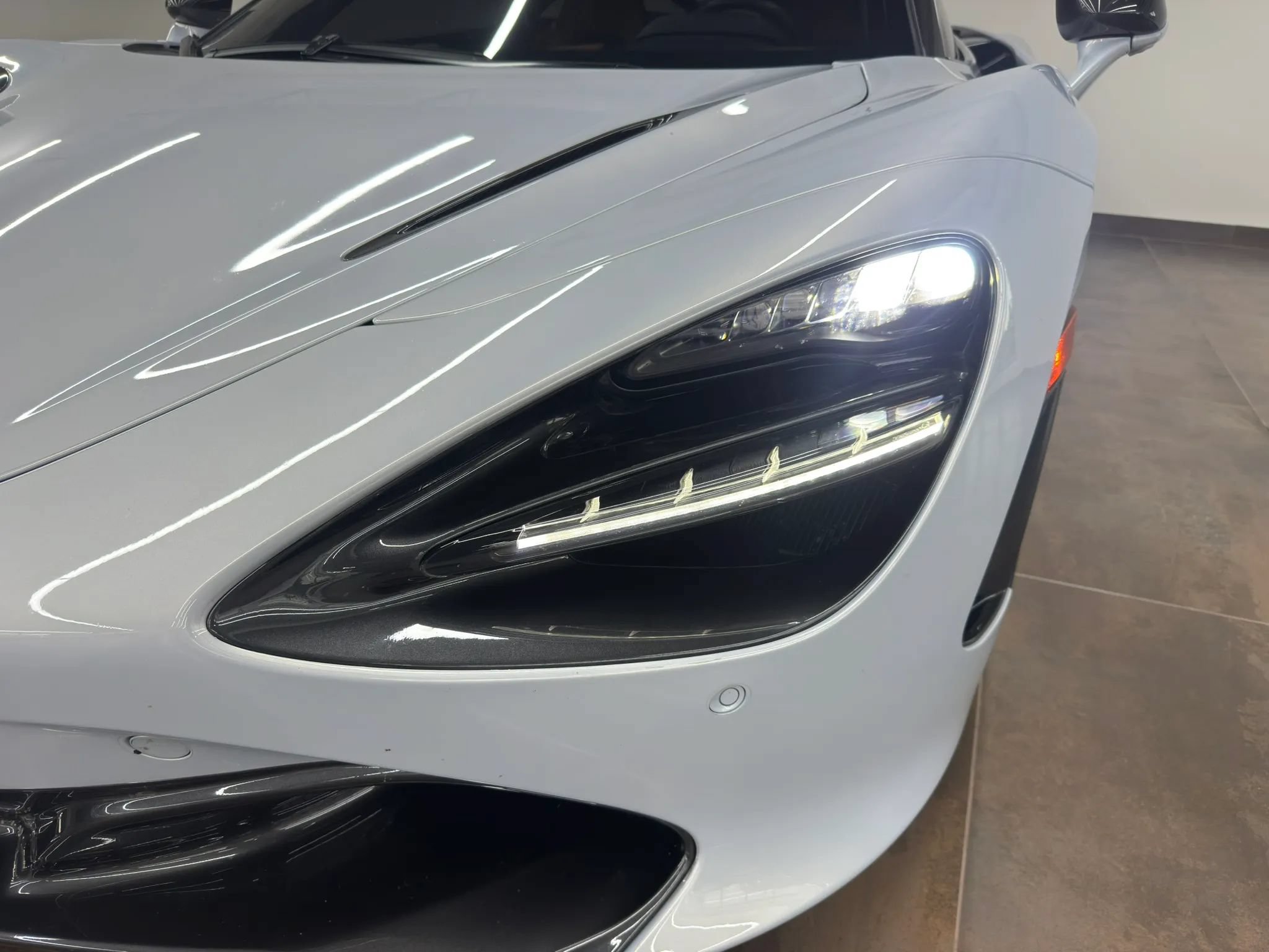 Used 2018 McLaren 720S photo 40