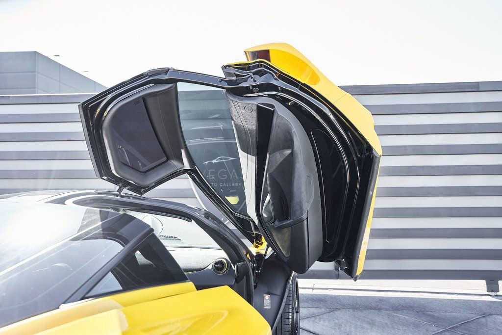 Used 2019 McLaren 720S photo 28