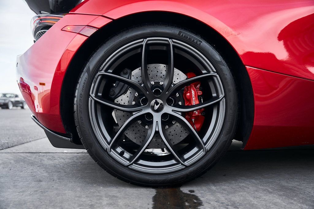 Used 2021 McLaren 720S Performance photo 31