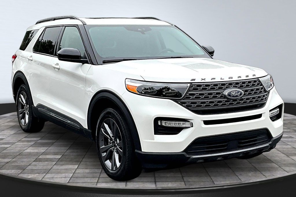 Certified 2023 Ford Explorer XLT w/ Equipment Group 202A