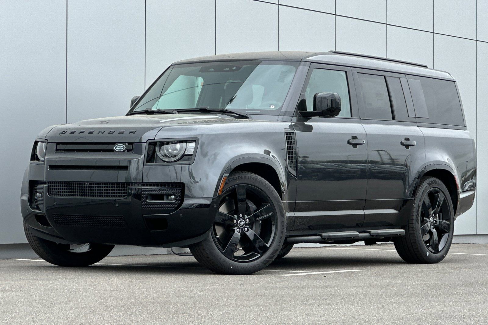 New 2025 Land Rover Defender 130 X-Dynamic SE