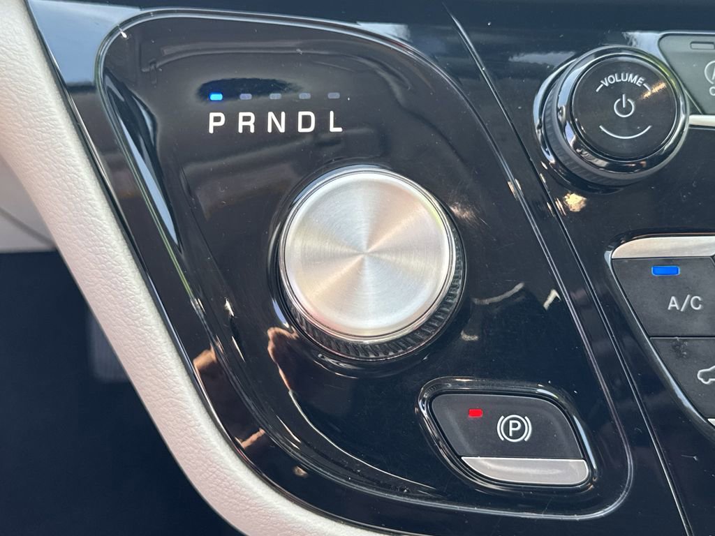 2024 Chrysler Pacifica Touring-L