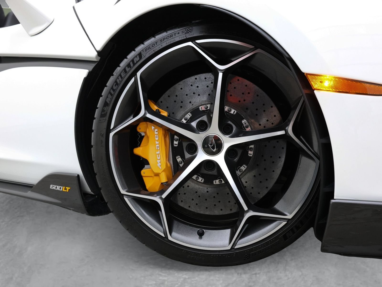 Used 2020 McLaren 600LT Spider photo 7