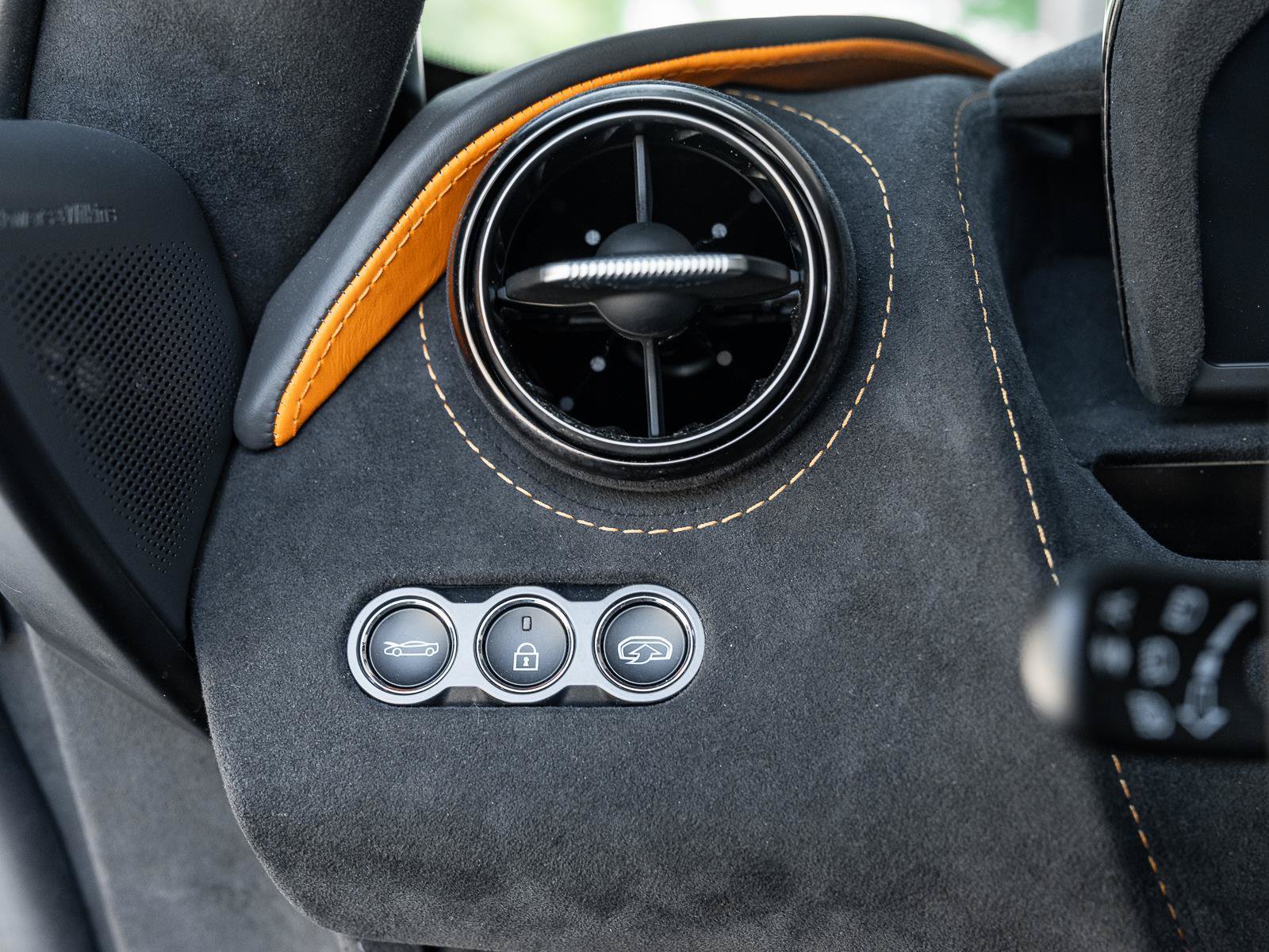 Used 2022 McLaren 720S Performance photo 46
