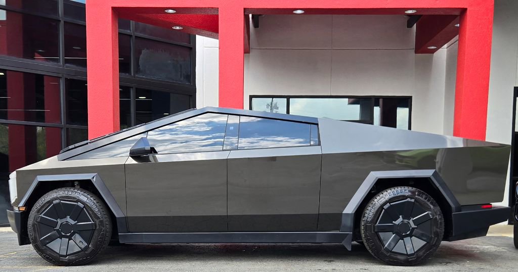 2024 Tesla Cybertruck AWD Crew Cab