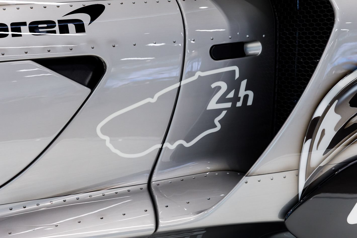 Used 2020 McLaren Senna photo 35
