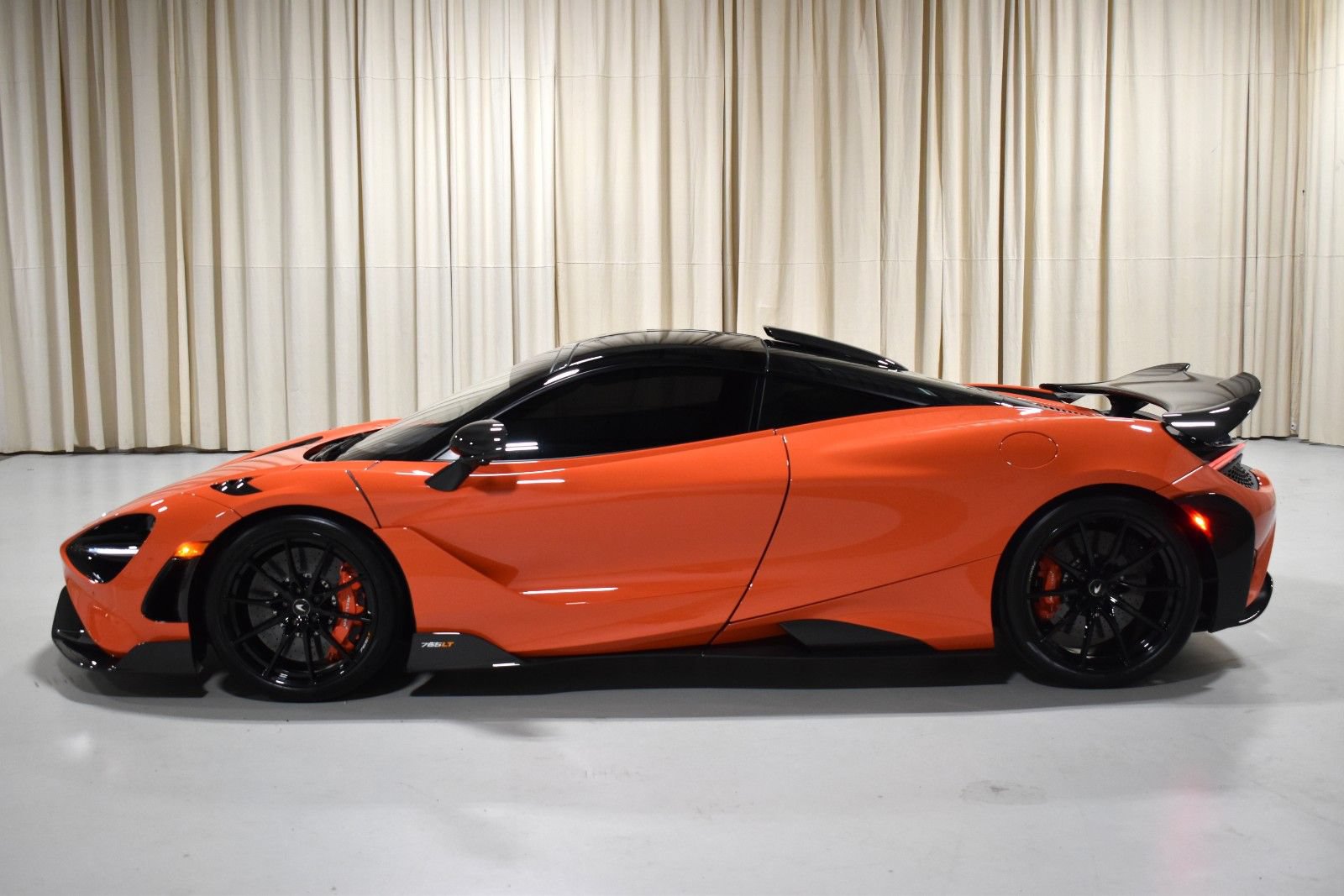 Used 2021 McLaren 765LT photo 9