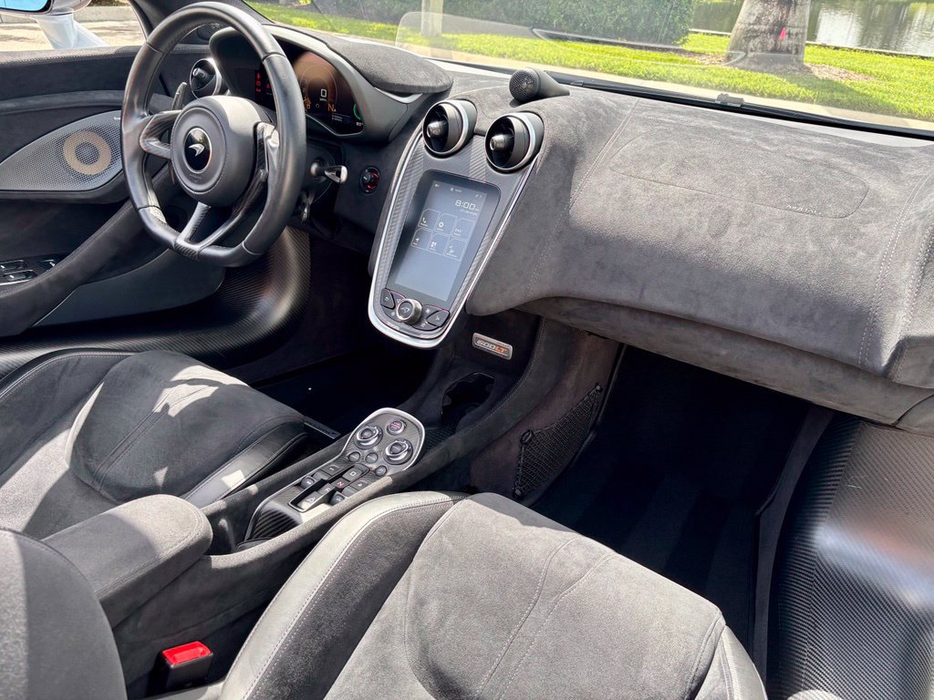 Used 2020 McLaren 600LT Spider photo 24