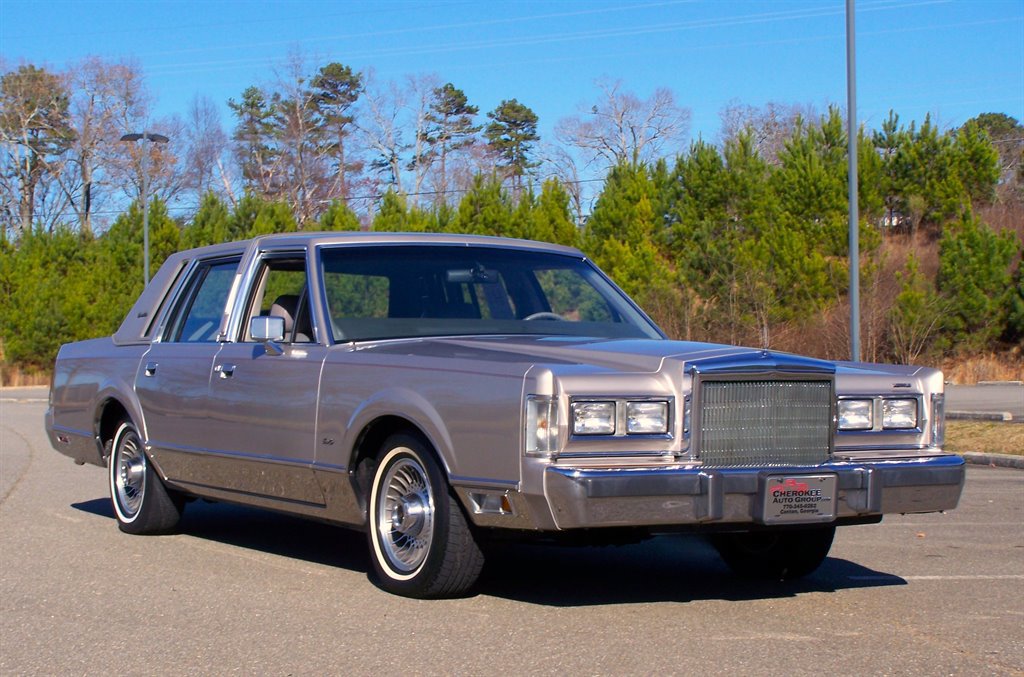 1988 Lincoln Town Car Signature
