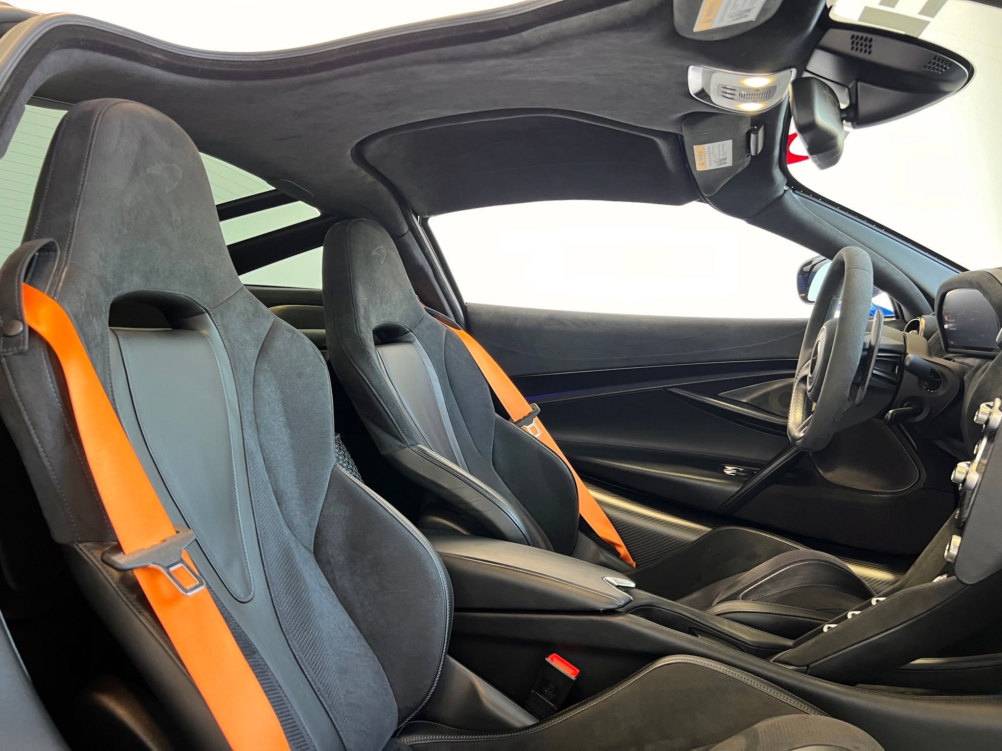 Used 2018 McLaren 720S Performance photo 24