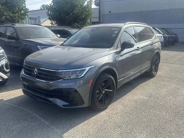 Certified 2023 Volkswagen Tiguan SE R-Line