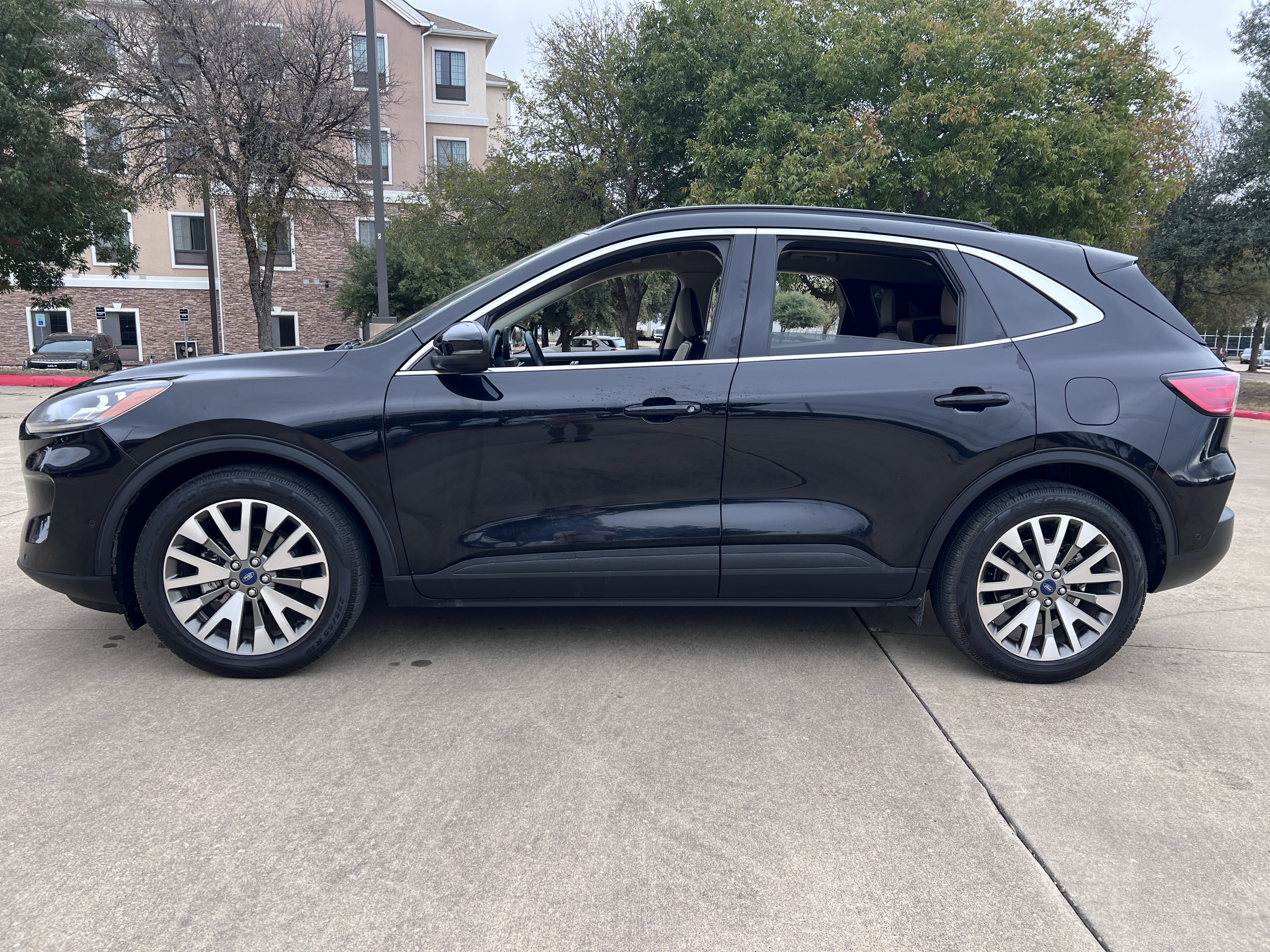 2020 Ford Escape Titanium