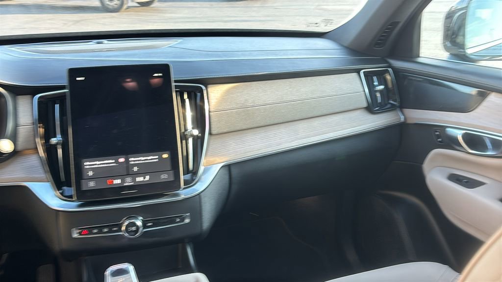 2025 Volvo Xc90 B5 Plus