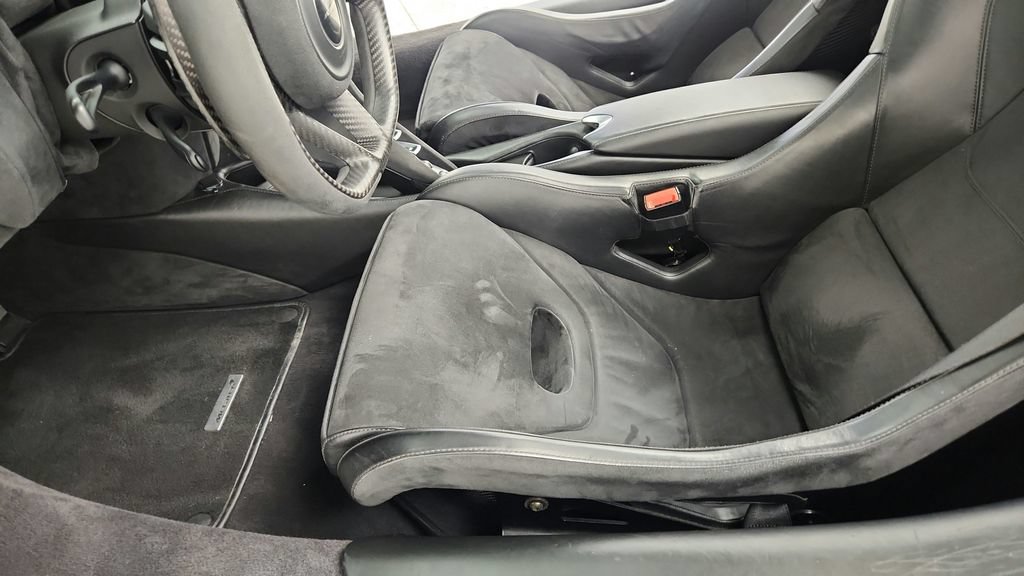 Used 2018 McLaren 720S Performance photo 38