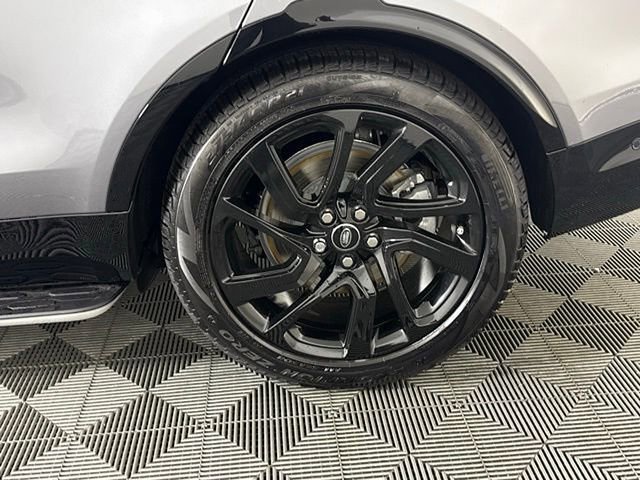 2025 Land Rover Discovery Dynamic SE